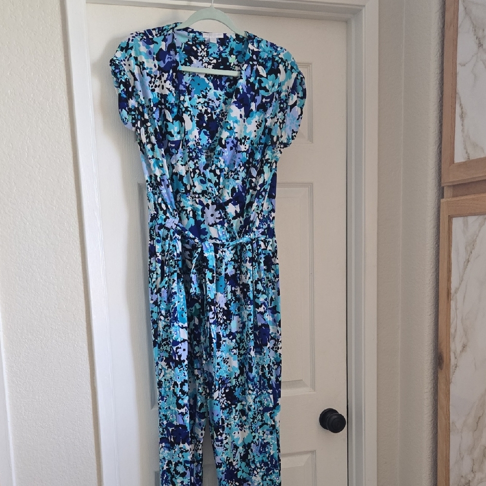 New York & Company Blue Floral Stretch Jumpsuit